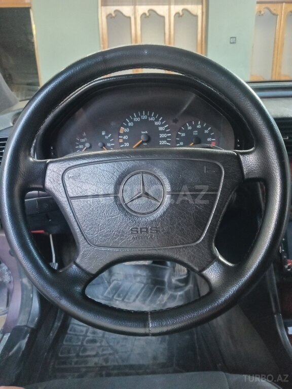Mercedes C 200