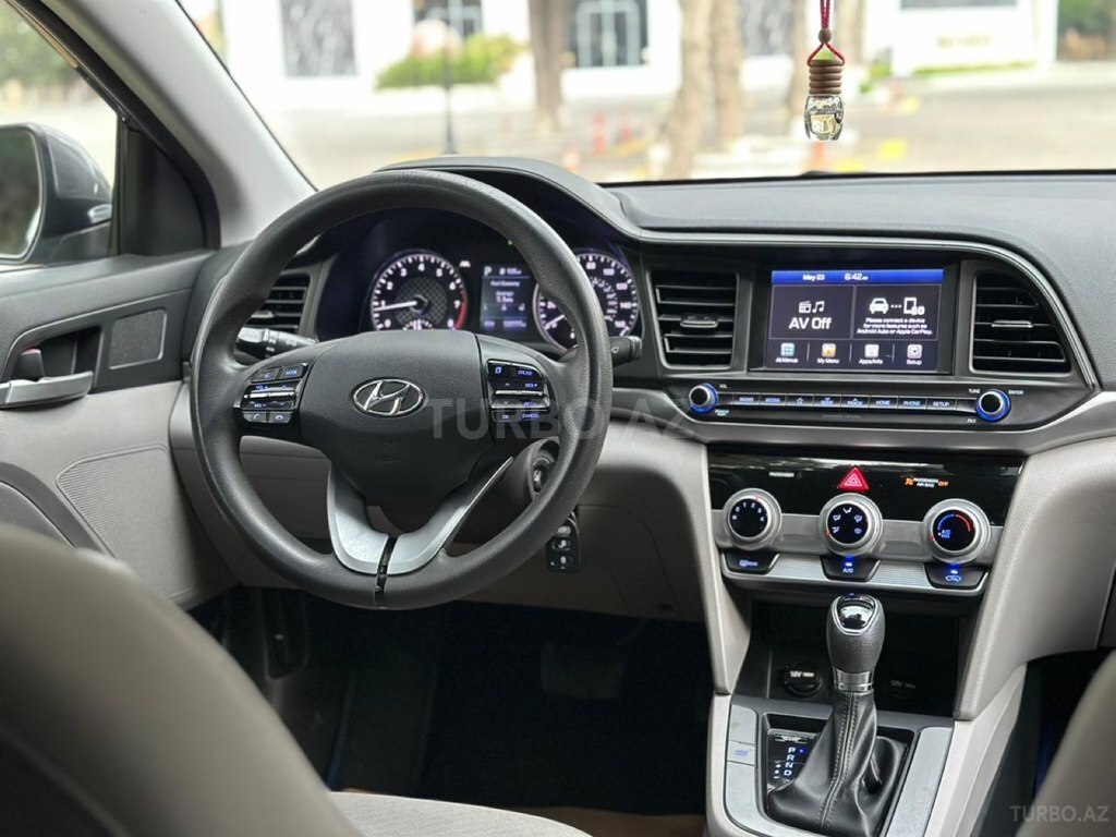 Hyundai Elantra