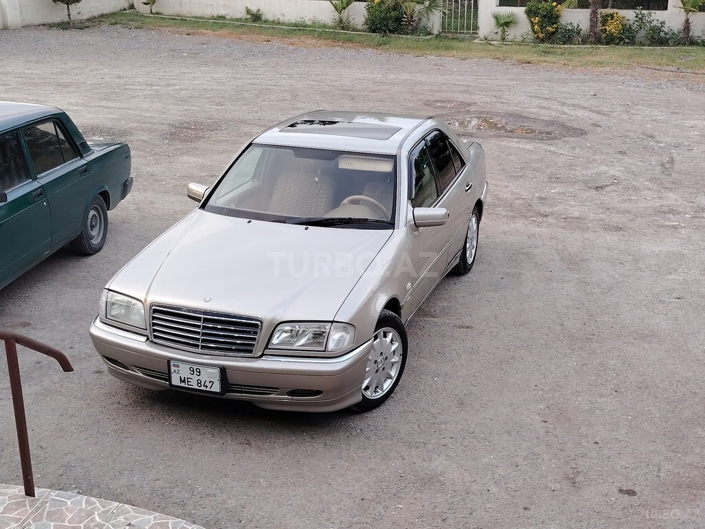 Mercedes C 230