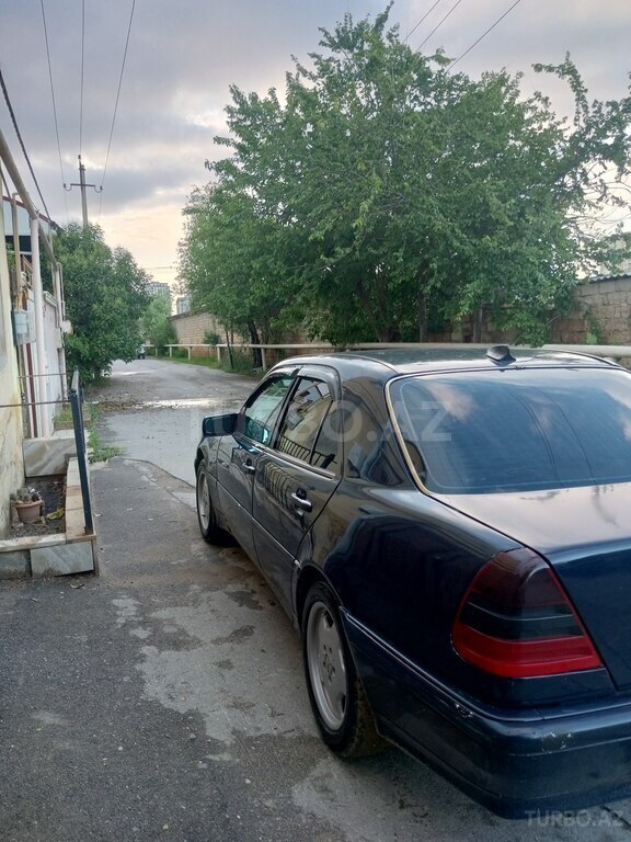 Mercedes C 200