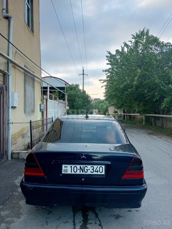 Mercedes C 200