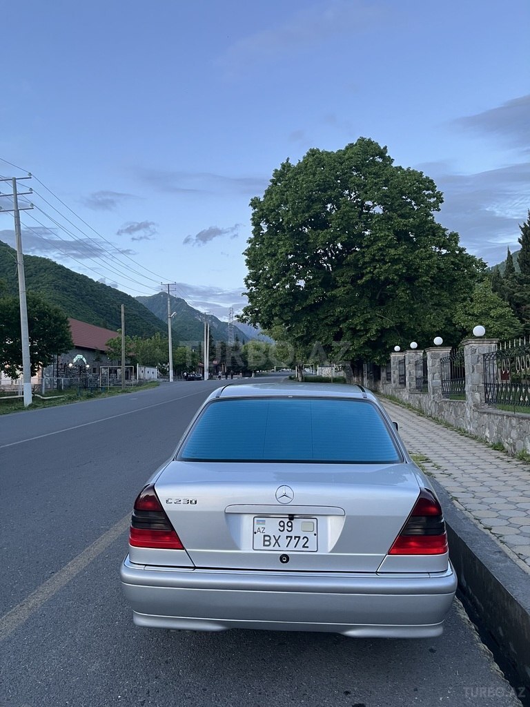 Mercedes C 230