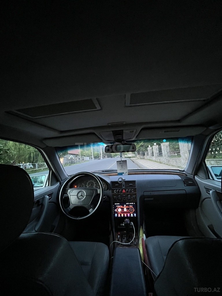 Mercedes C 230