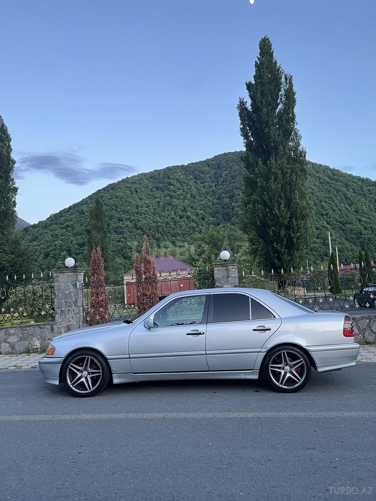 Mercedes C 230