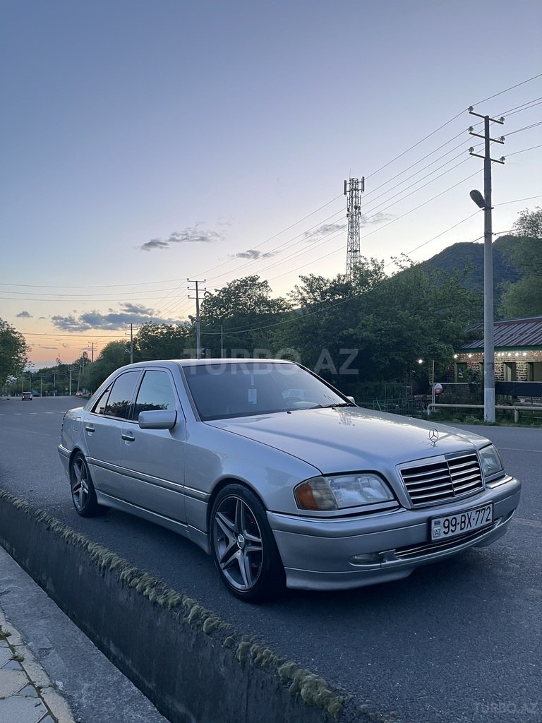 Mercedes C 230