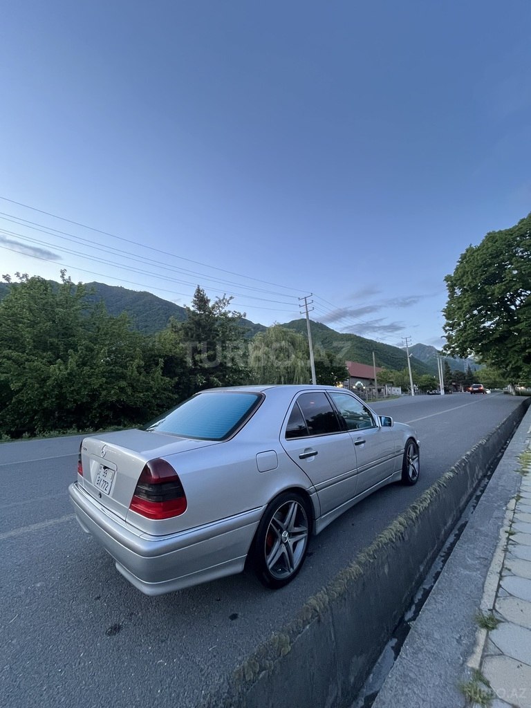 Mercedes C 230