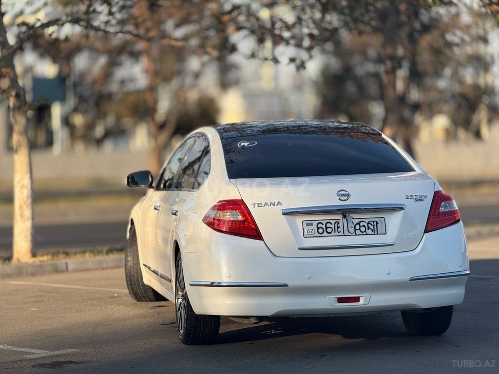 Nissan Teana