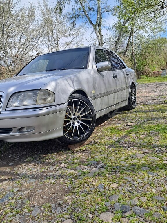 Mercedes C 180