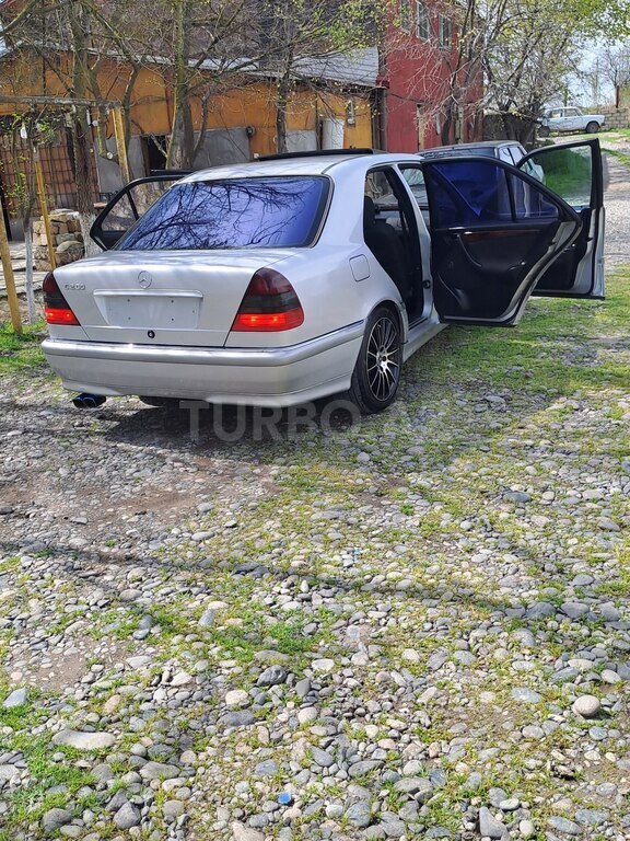 Mercedes C 180
