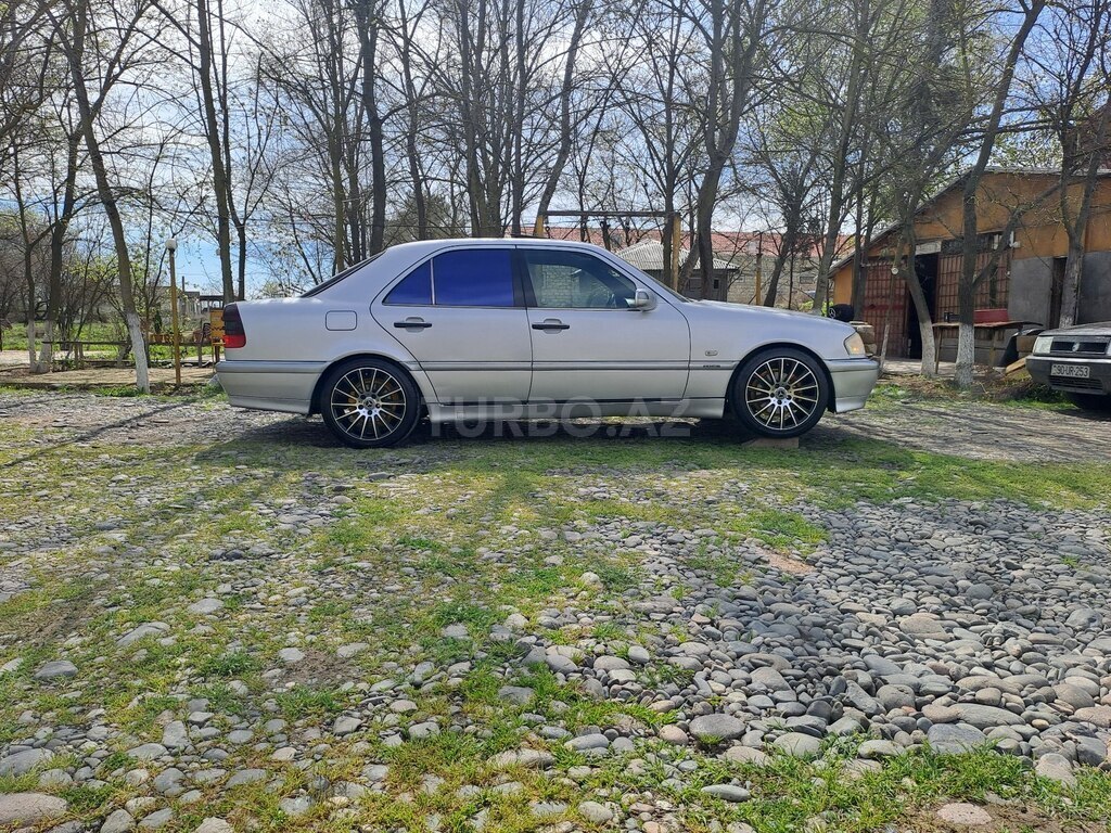 Mercedes C 180