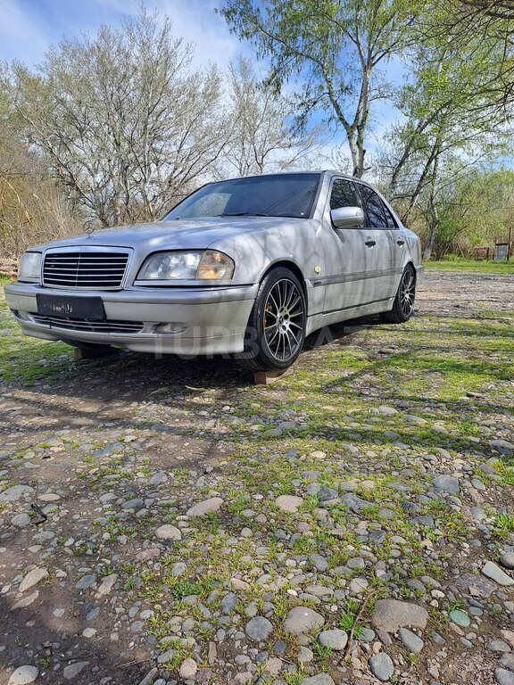 Mercedes C 180