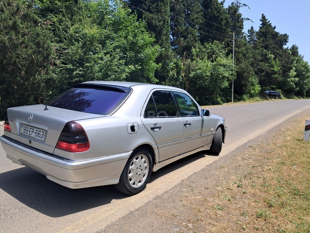 Mercedes C 220