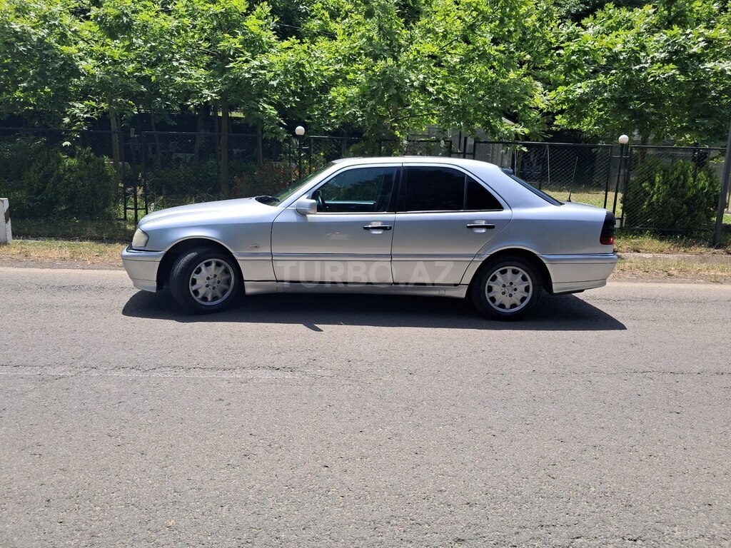 Mercedes C 220