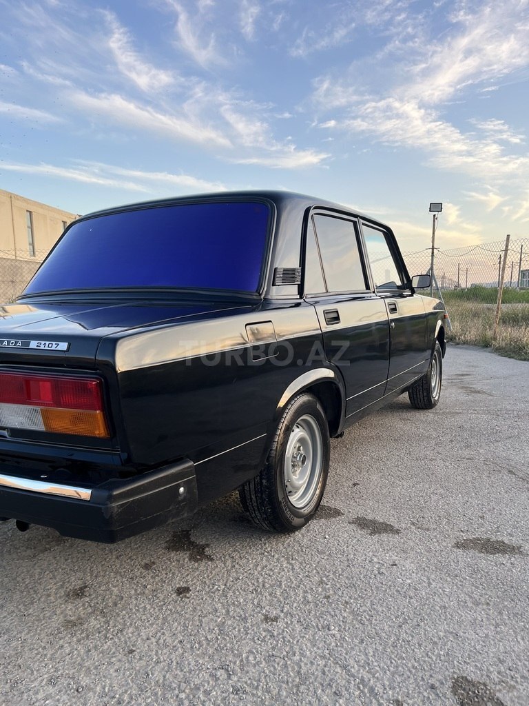 LADA (VAZ) 2107