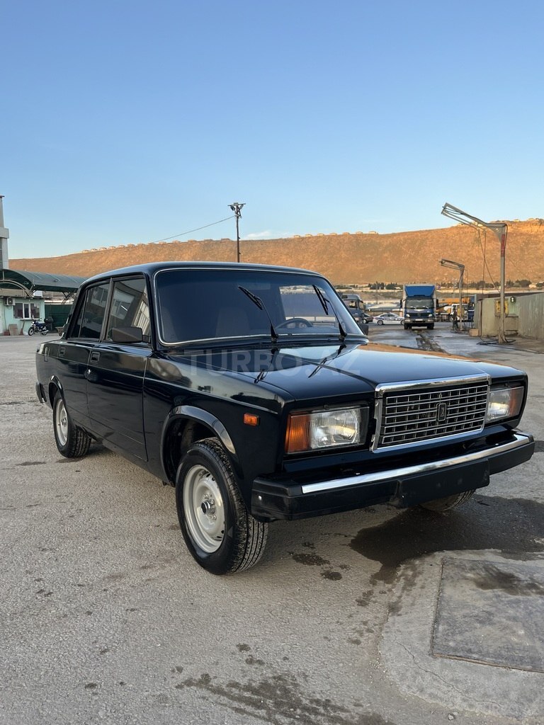 LADA (VAZ) 2107