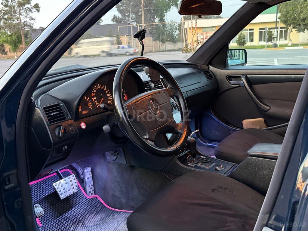 Mercedes C 180