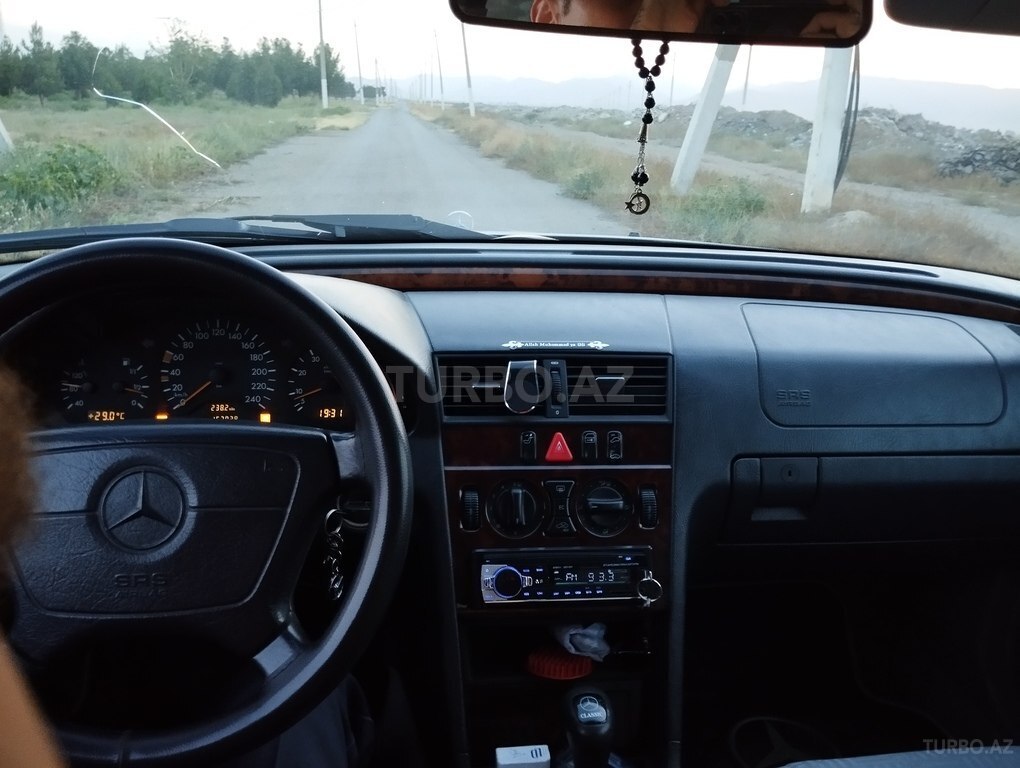Mercedes C 180