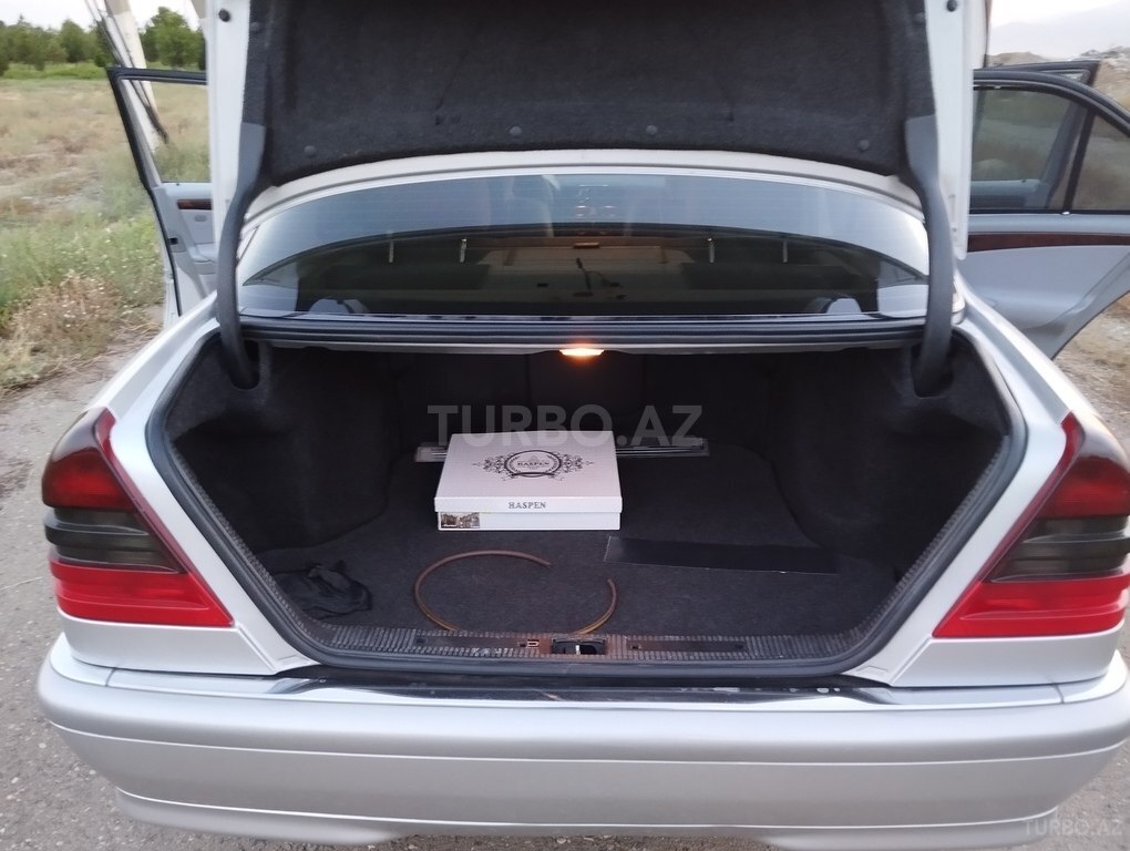 Mercedes C 180