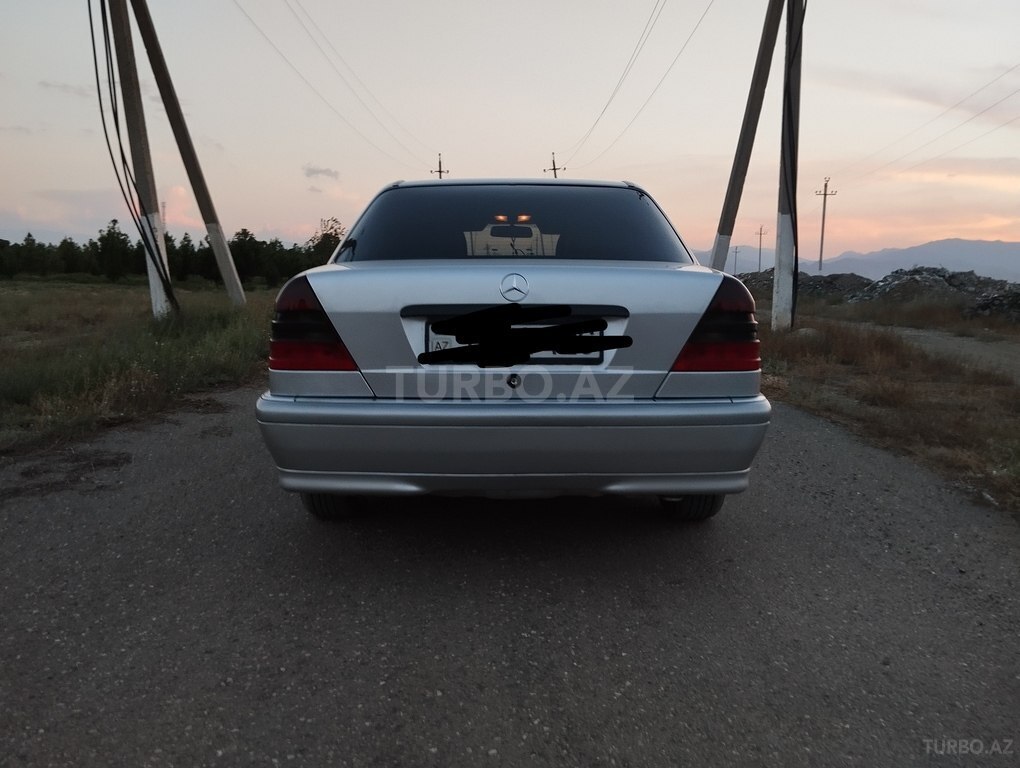 Mercedes C 180