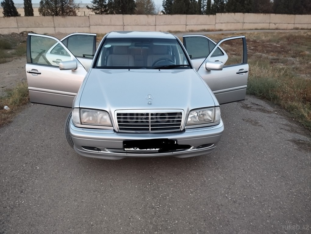 Mercedes C 180