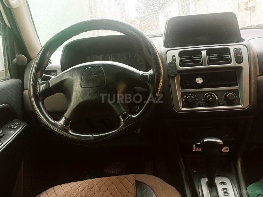 Mitsubishi Pajero io