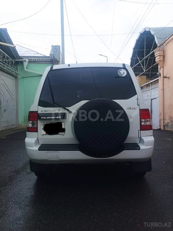Mitsubishi Pajero io