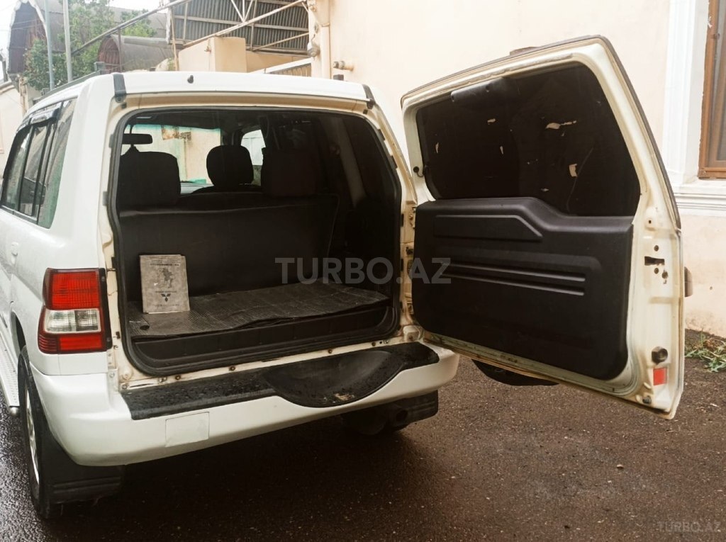 Mitsubishi Pajero io