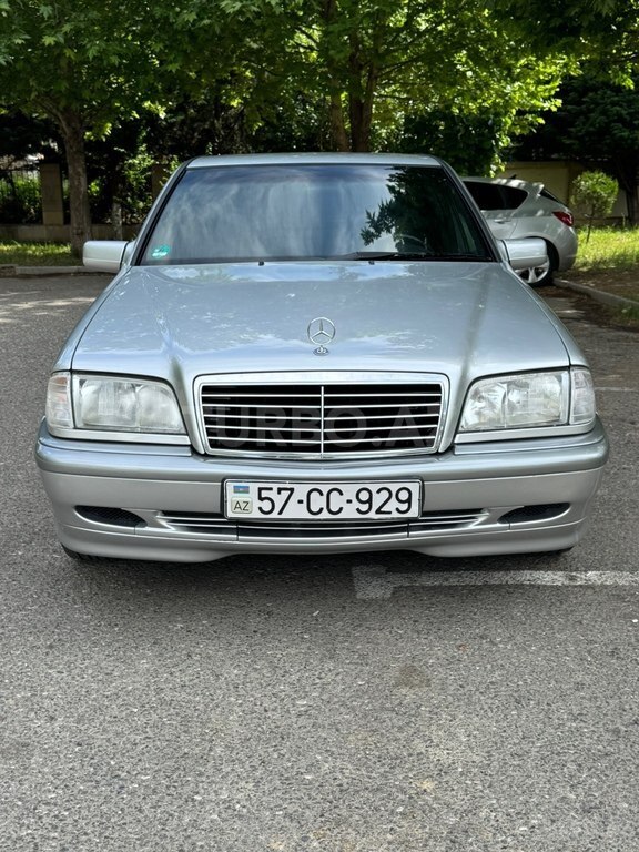 Mercedes C 180