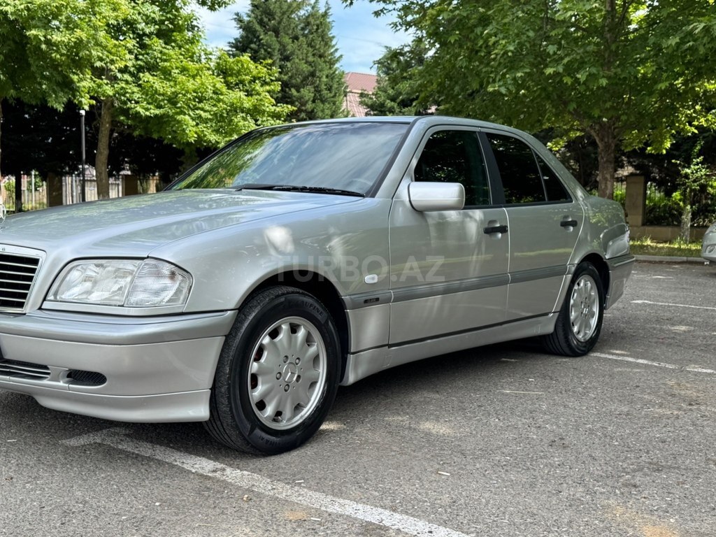 Mercedes C 180