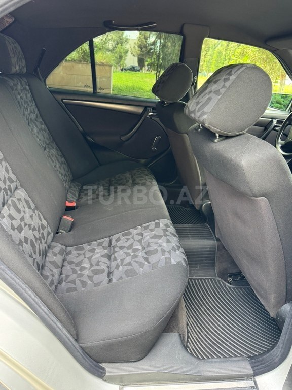 Mercedes C 180