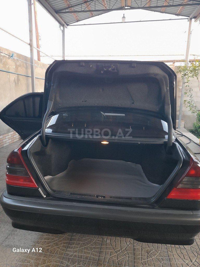Mercedes C 180