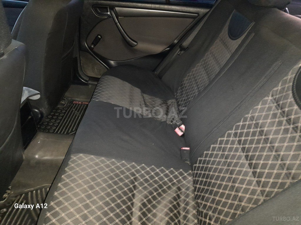 Mercedes C 180