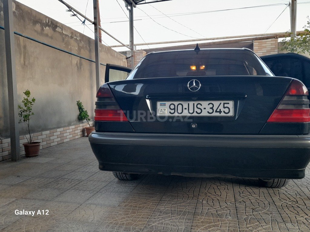 Mercedes C 180
