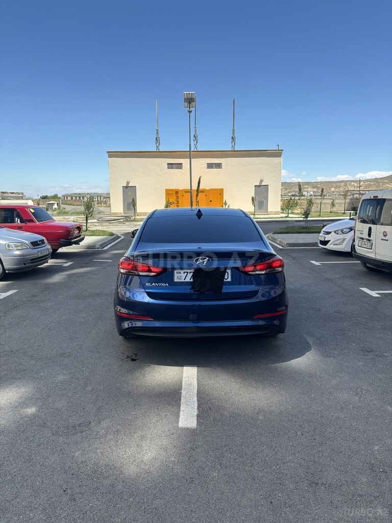 Hyundai Elantra