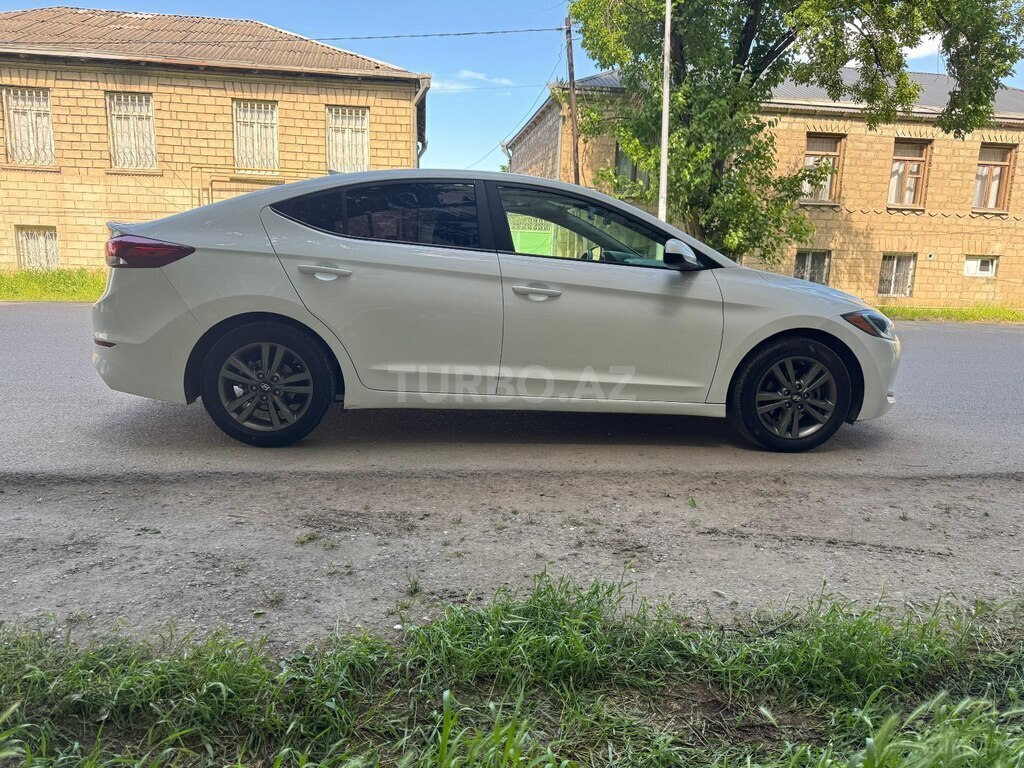 Hyundai Elantra