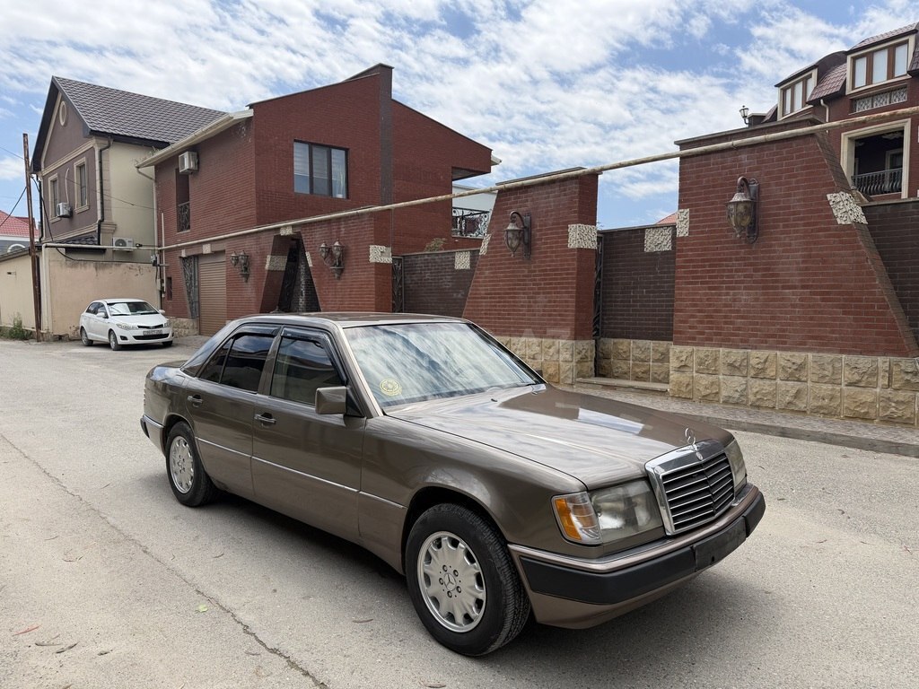Mercedes 250 D