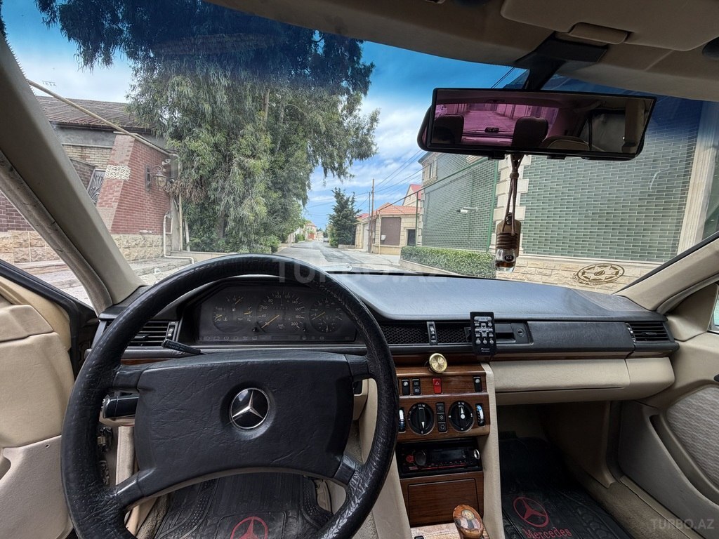 Mercedes 250 D