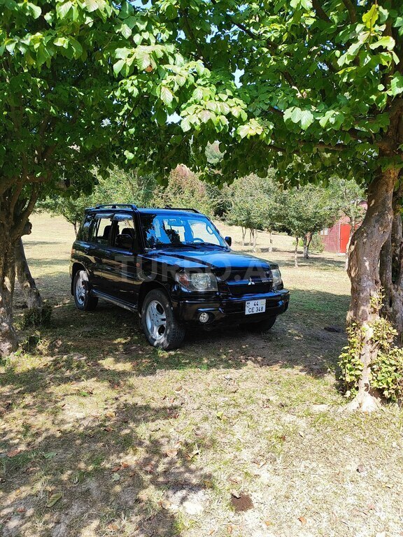 Mitsubishi Pajero io