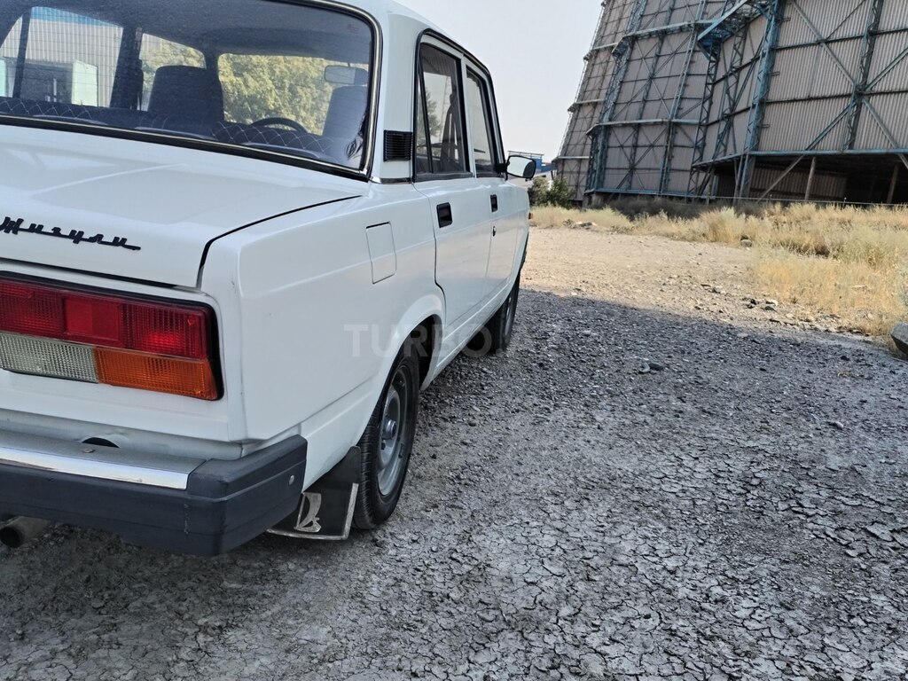 LADA (VAZ) 2107