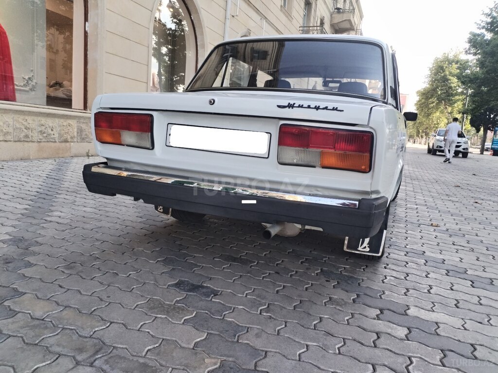 LADA (VAZ) 2107
