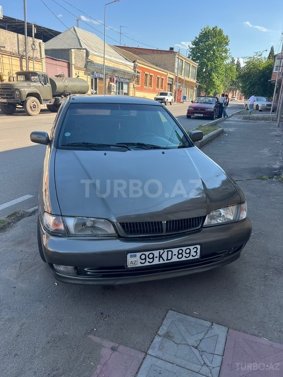 Nissan Sunny