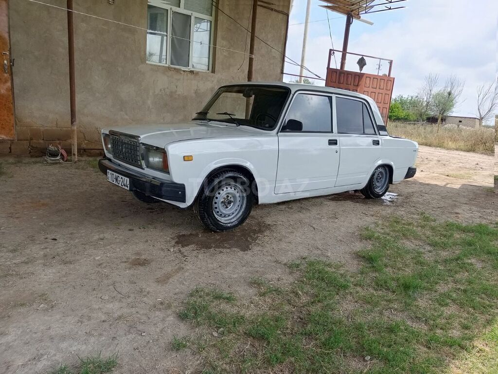 LADA (VAZ) 2107