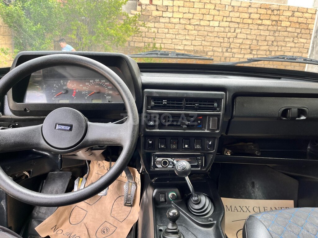LADA (VAZ) Niva