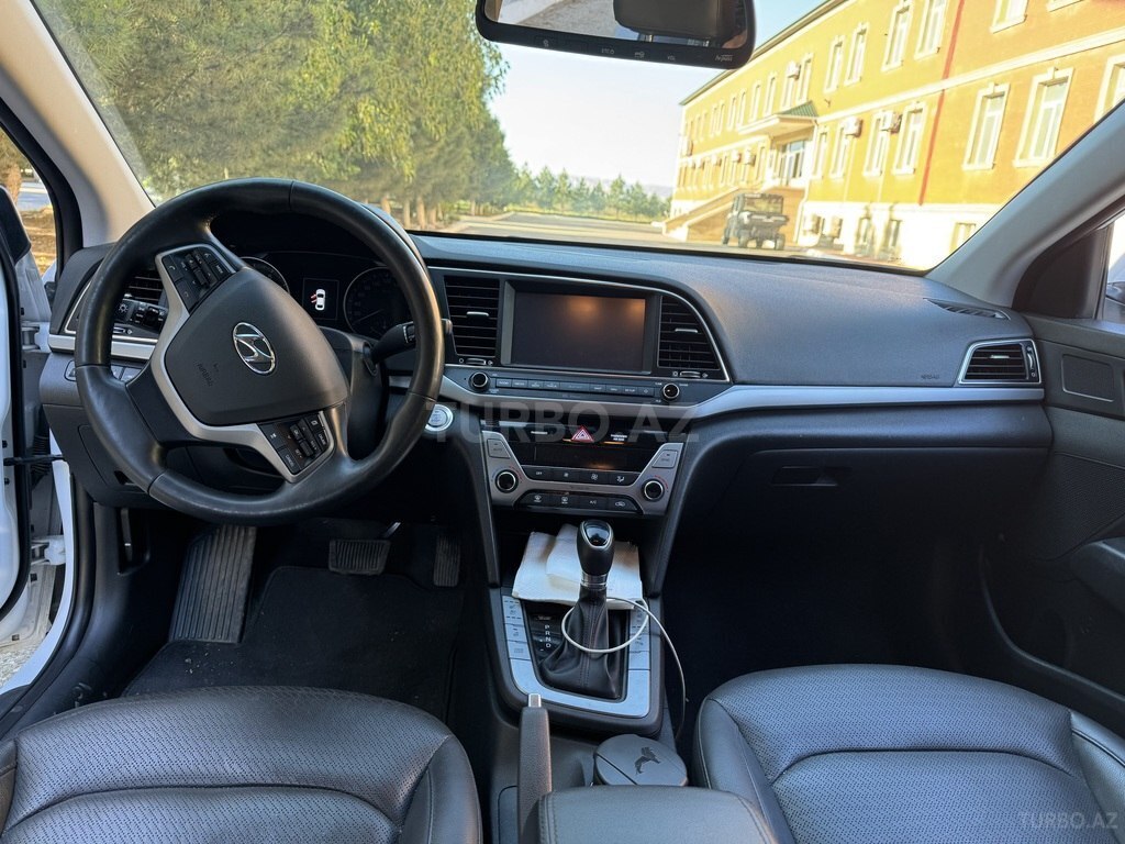 Hyundai Elantra