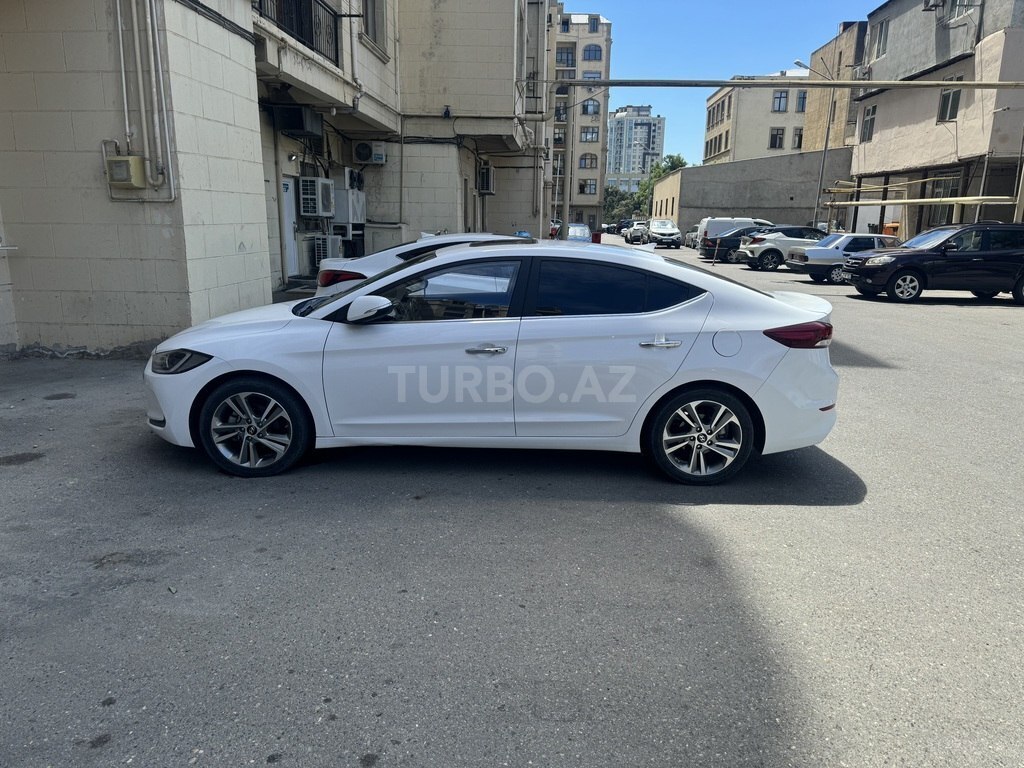 Hyundai Elantra