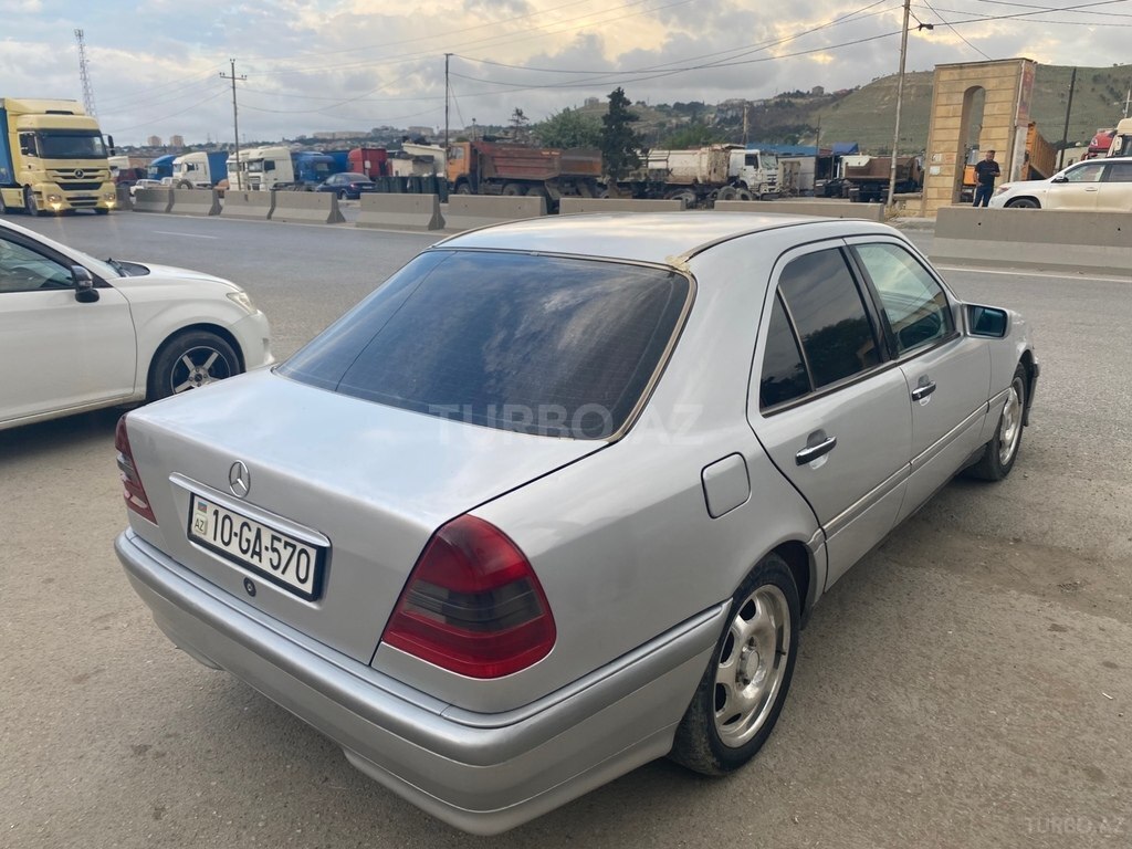 Mercedes C 180