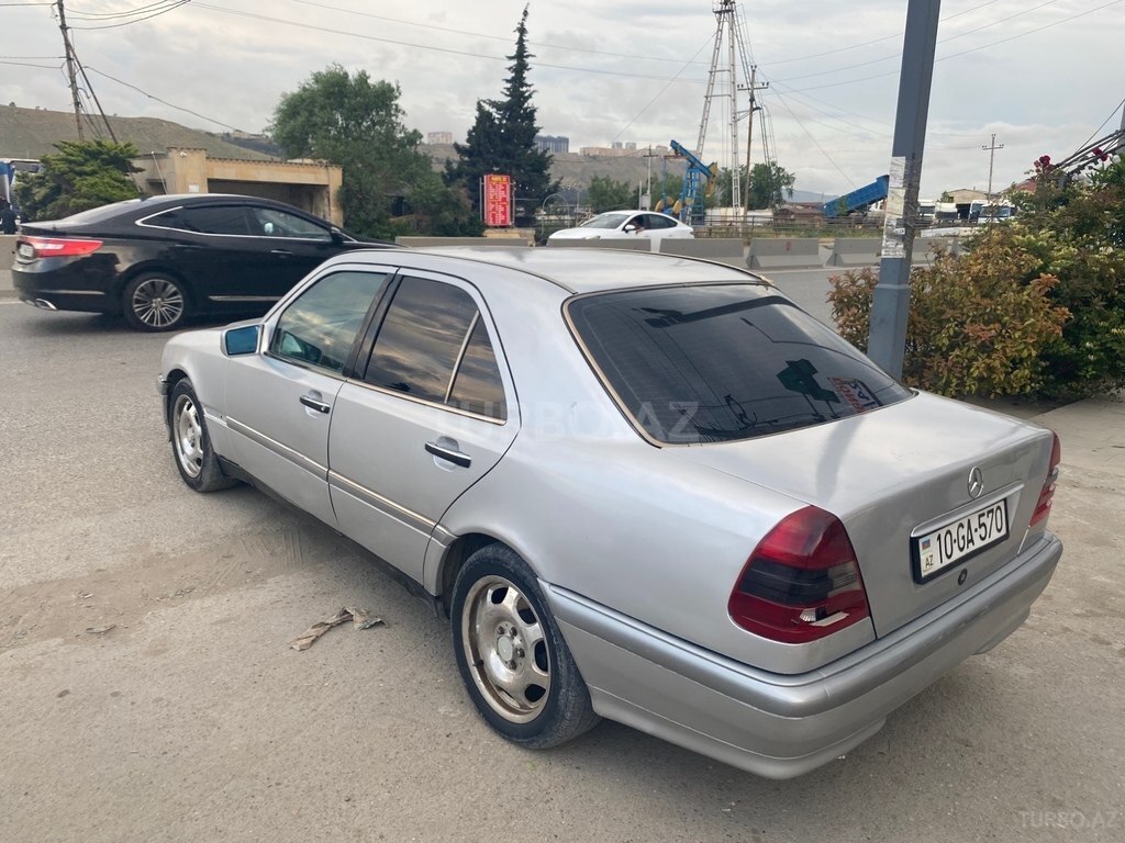 Mercedes C 180