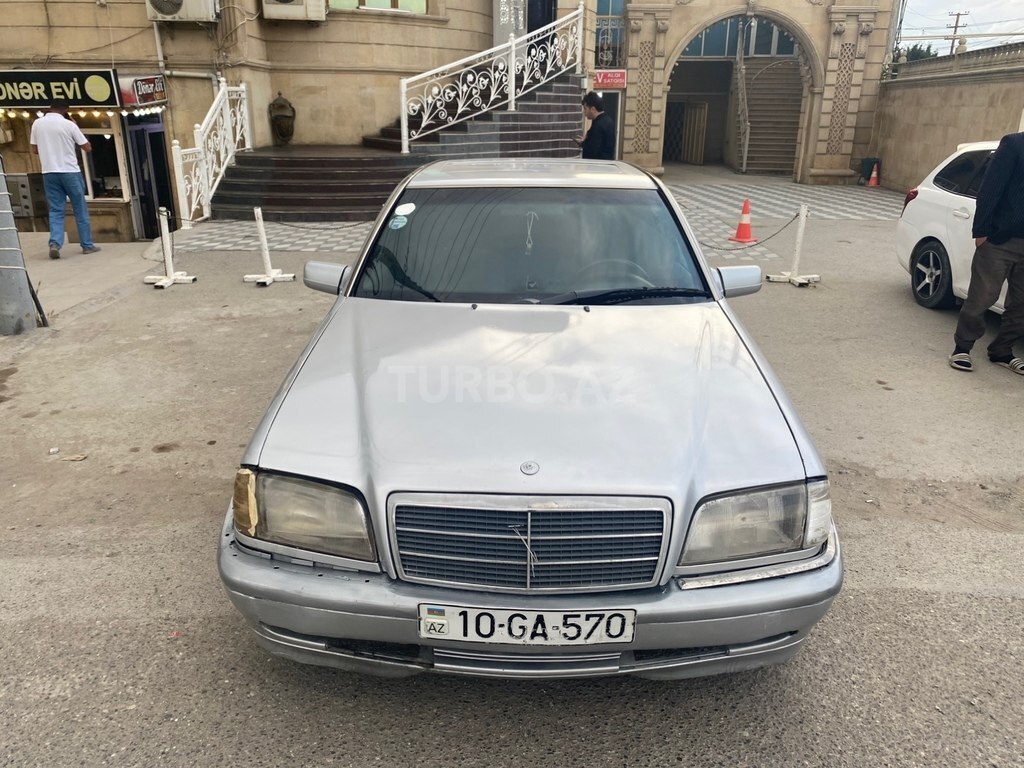 Mercedes C 180