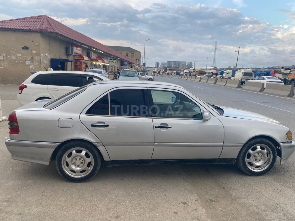 Mercedes C 180