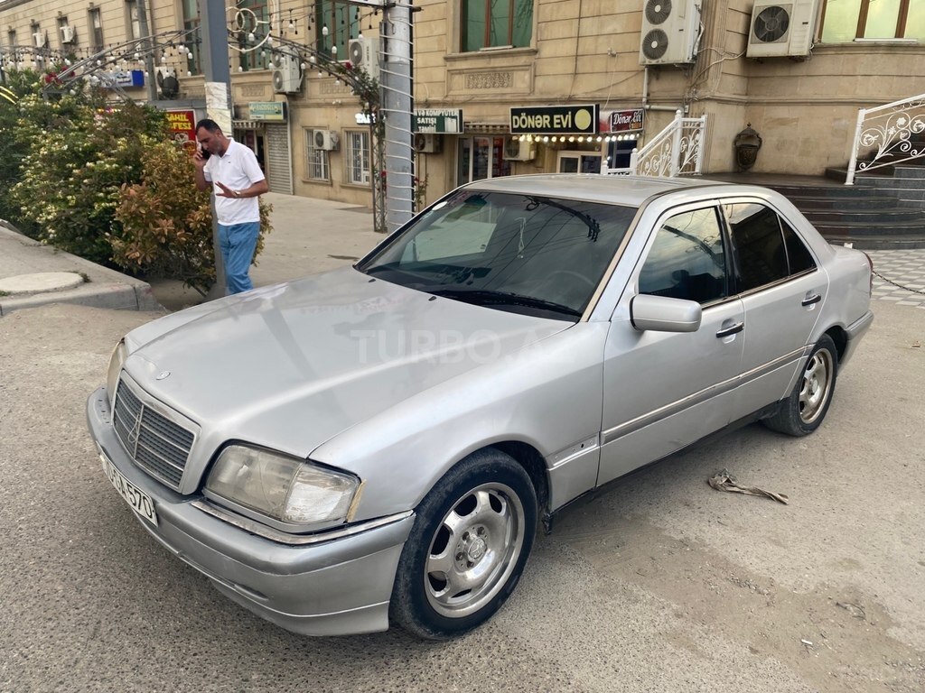Mercedes C 180
